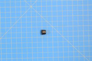 100-050B437 - Plug