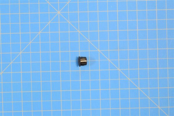 100-050B437 - Plug