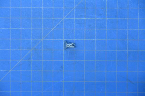 121J-435-Z3CT - Stud, Turnlock