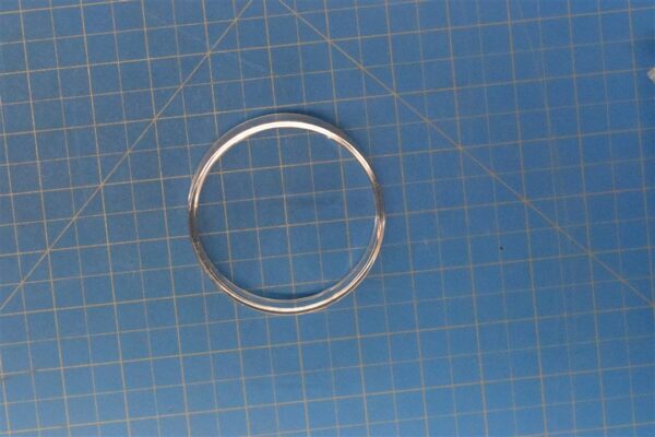 204-010-506-005 - GLASS, FOR USE ON BELL 204