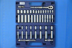 JHW50666 - 47 PC 3/8" DRIVE -POINT SAE & METRIC SHALLOW AND DEEP SOCKET AND DRIVE TOOL SET COMPACT CASE