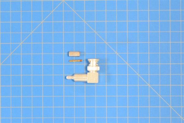 M39012/20-0504 - Connector
