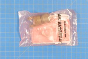 M85049/3614W04 - Connector